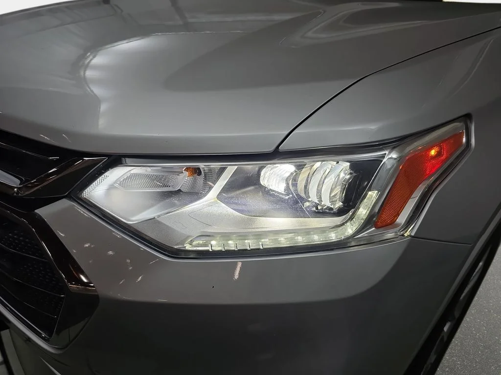 Used 2020 Silver Chevrolet Premier image 32