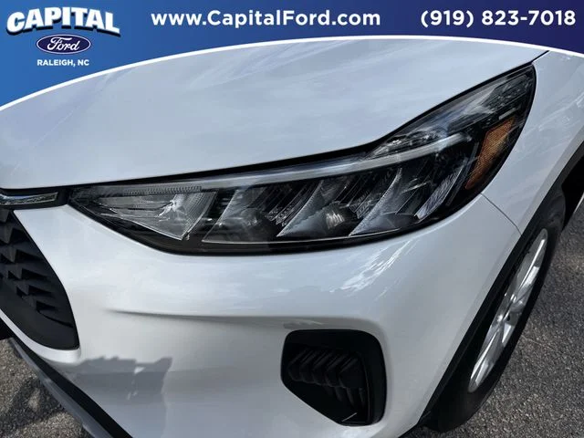 Used 2025 White Ford Active image 11