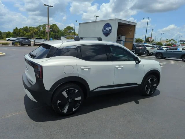 Used 2025 White Nissan SR image 5