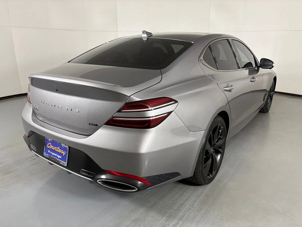 Used 2023 Silver Genesis 3.3T image 8