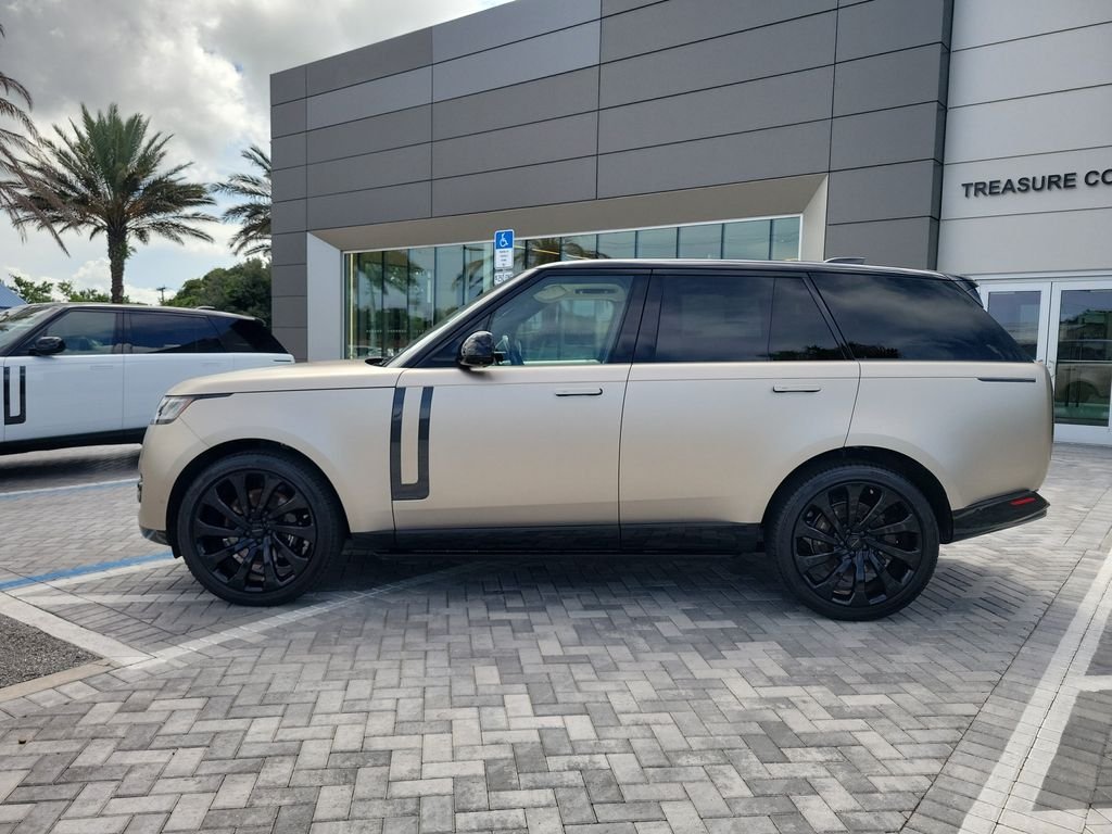 New 2026 Sunset Gold Satin Land Rover Autobiography image 2