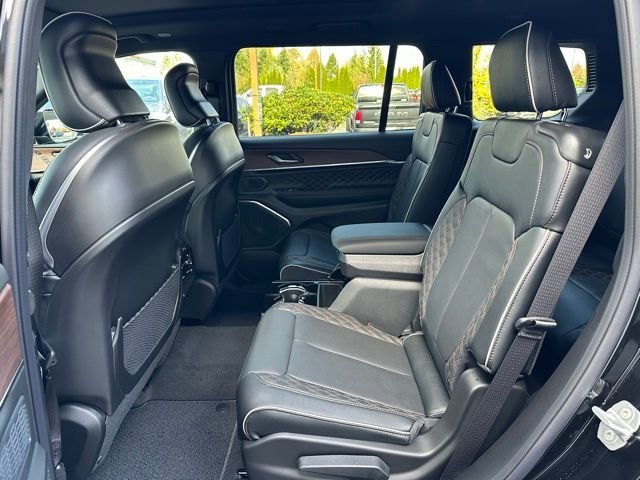 New 2025 Diamond Black Crystal Pearl-Coat Exterior Paint Jeep Summit image 7
