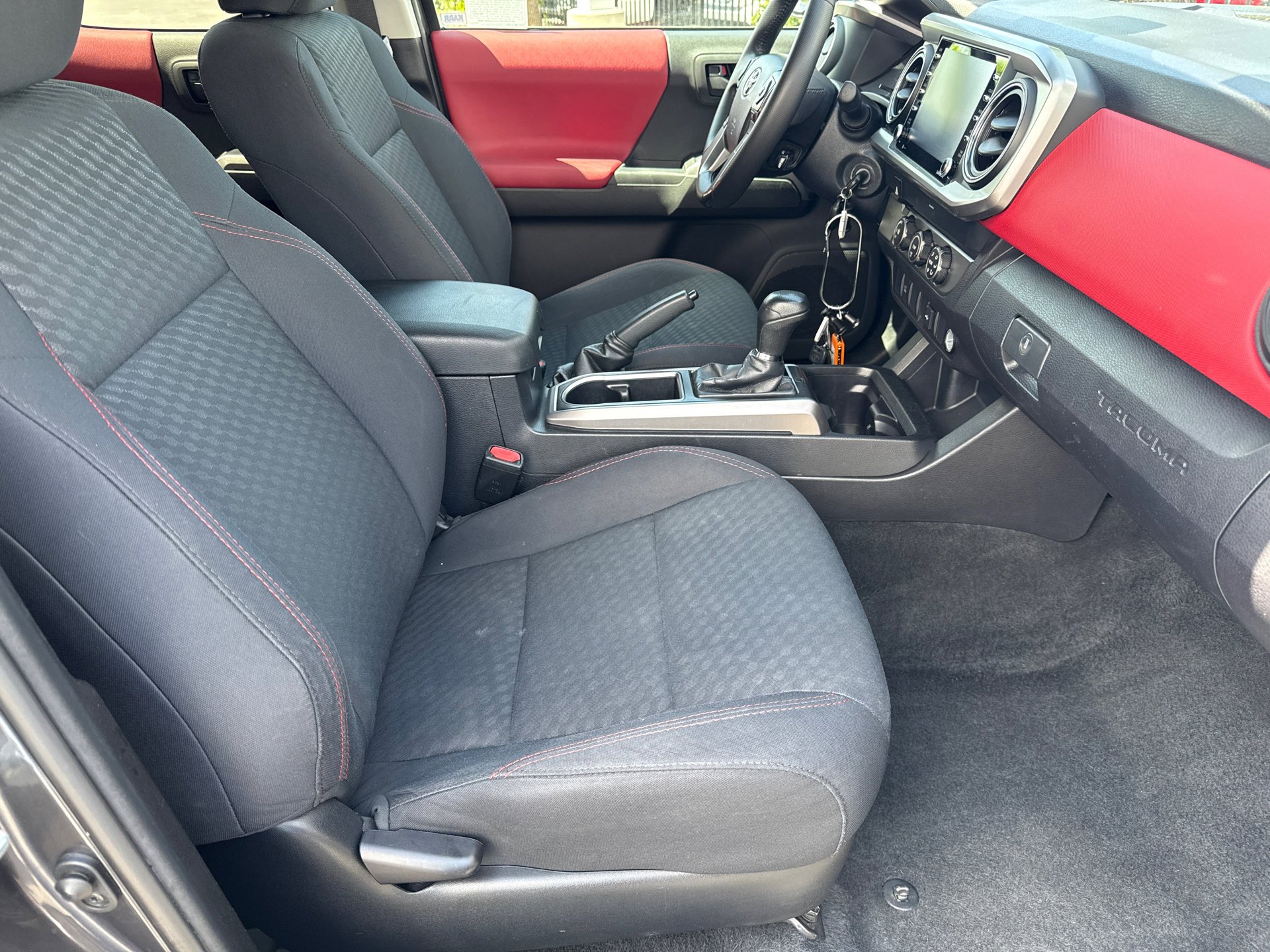 2021 Toyota Tacoma SR5 - Photo 13