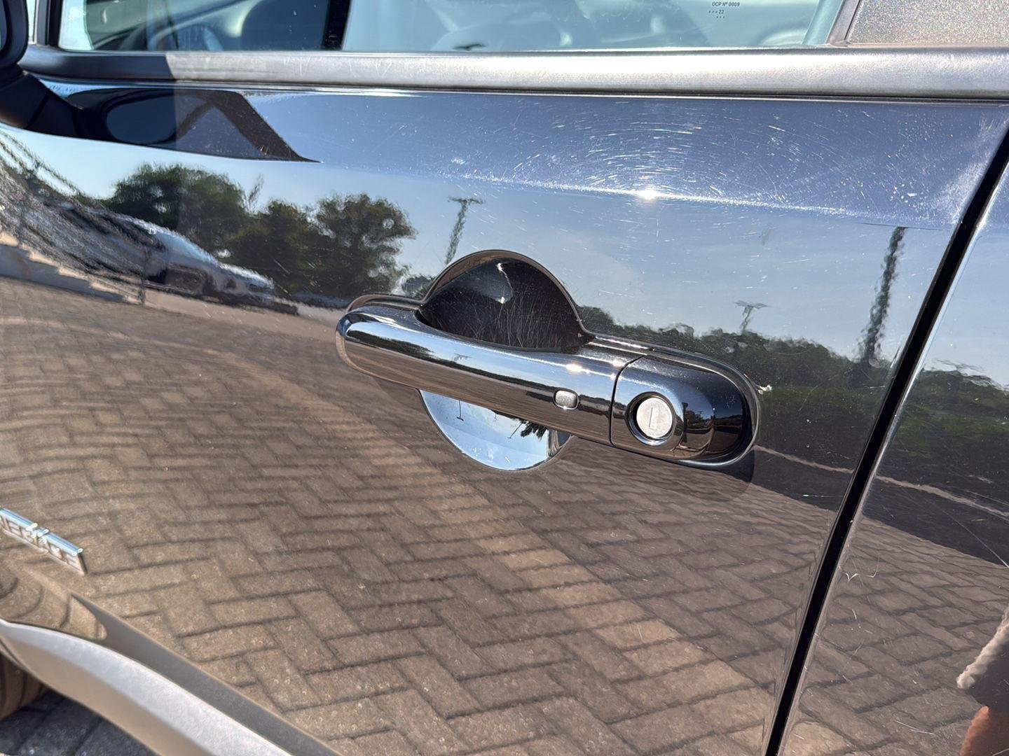 Used 2022 Black Clearcoat Jeep Latitude image 11