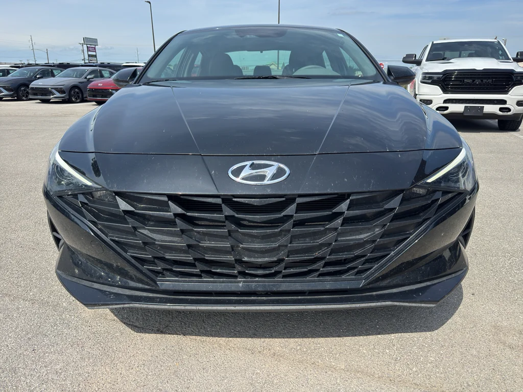 Used 2023 Onyx Black Hyundai SEL image 2