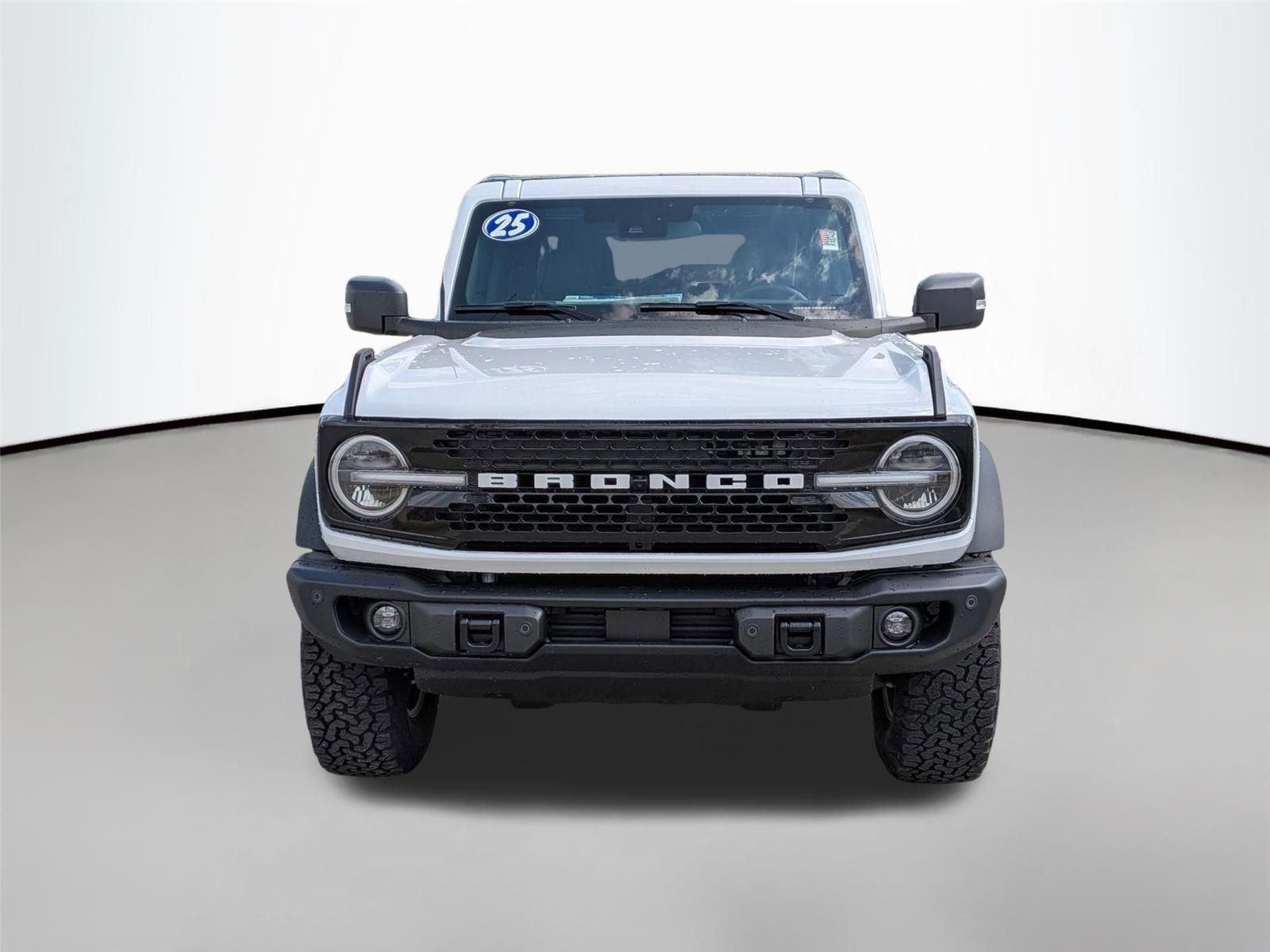 New 2025 Oxford White Ford Badlands® image 8