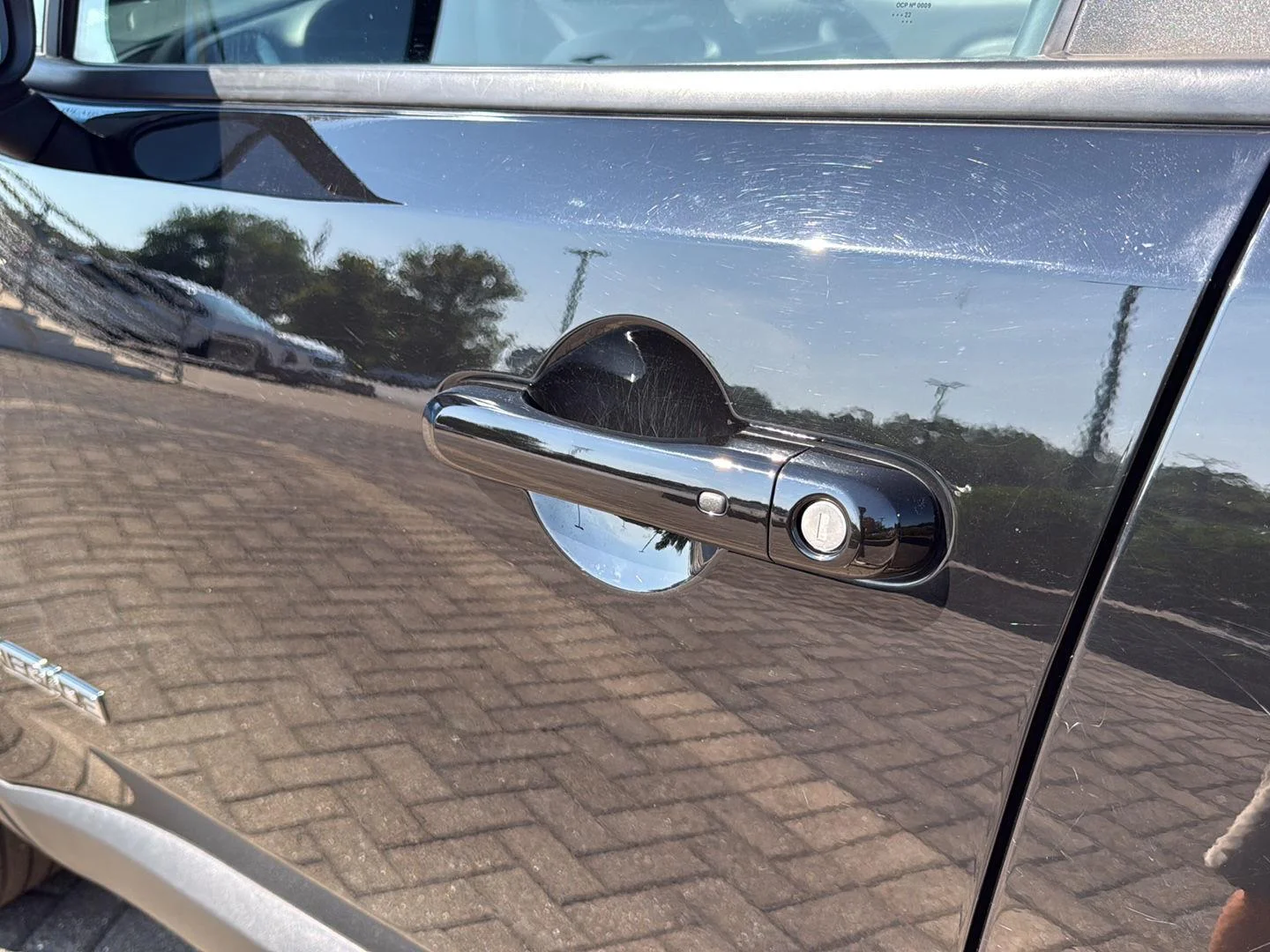 Used 2022 Black Clearcoat Jeep Latitude image 11