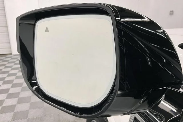 New 2026 Aspen White Tricoat Nissan SL image 32