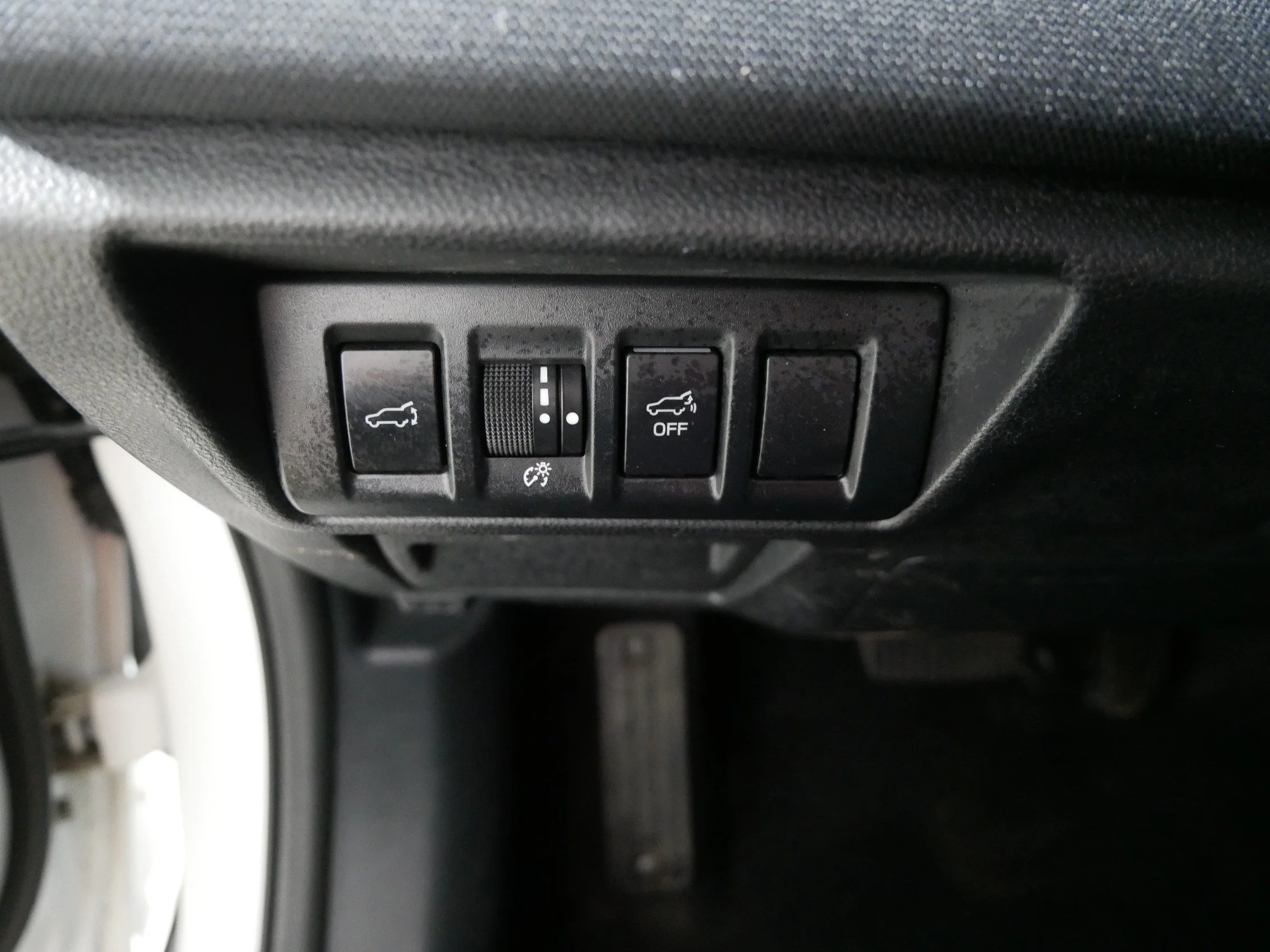 Used 2022 Crystal White Pearl Subaru Premium image 26