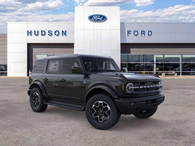 New 2026 Shadow Black Ford Outer Banks® image 7