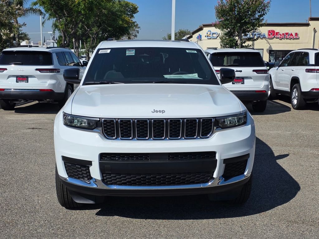 New 2026 Bright White Clear-Coat Exterior Paint Jeep Laredo image 2