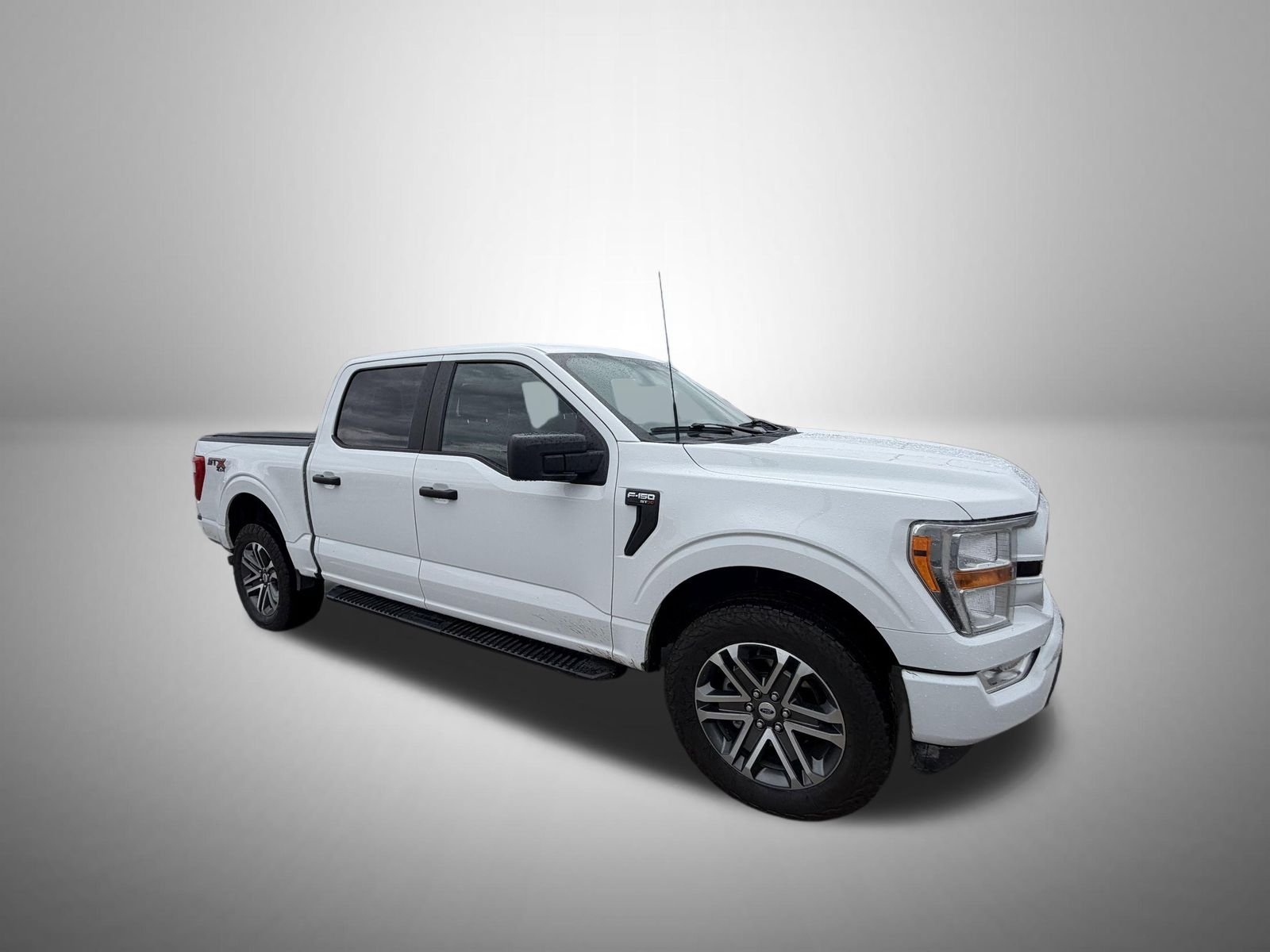 Used 2021 White Ford XL image 2