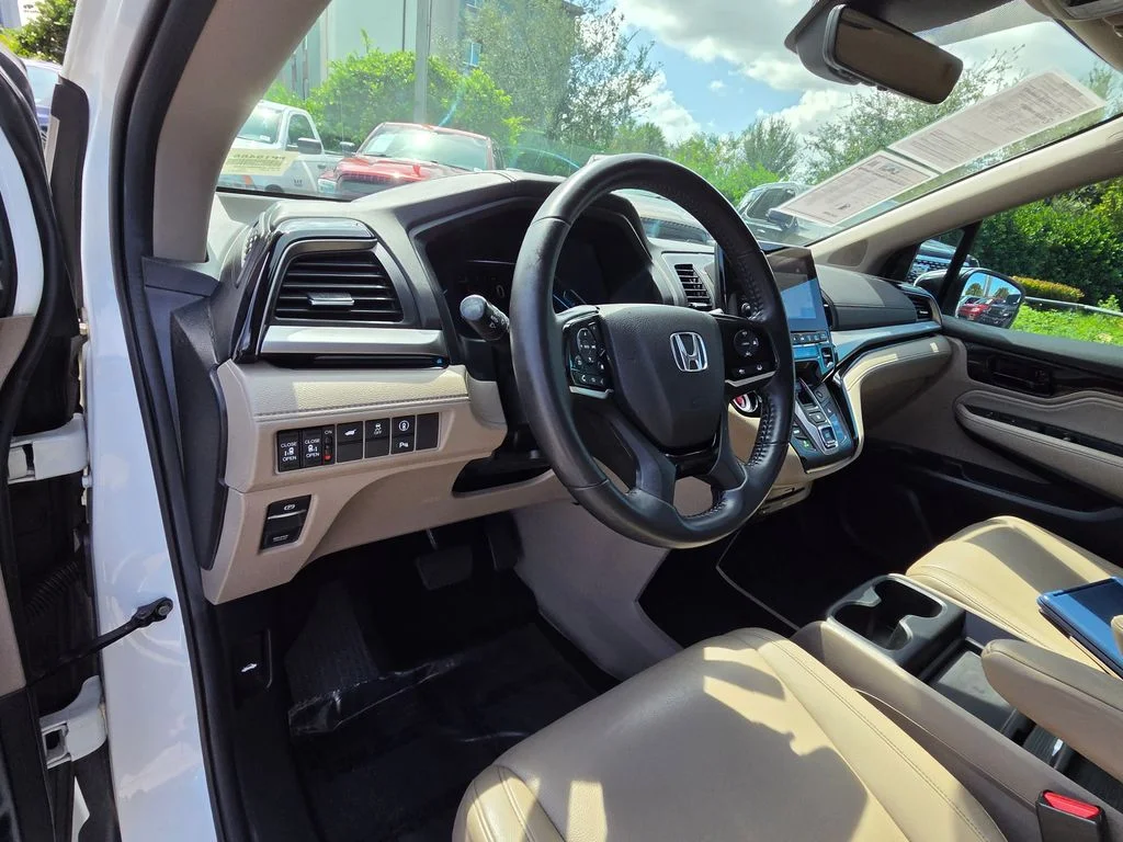 Used 2024 White Honda Touring image 28