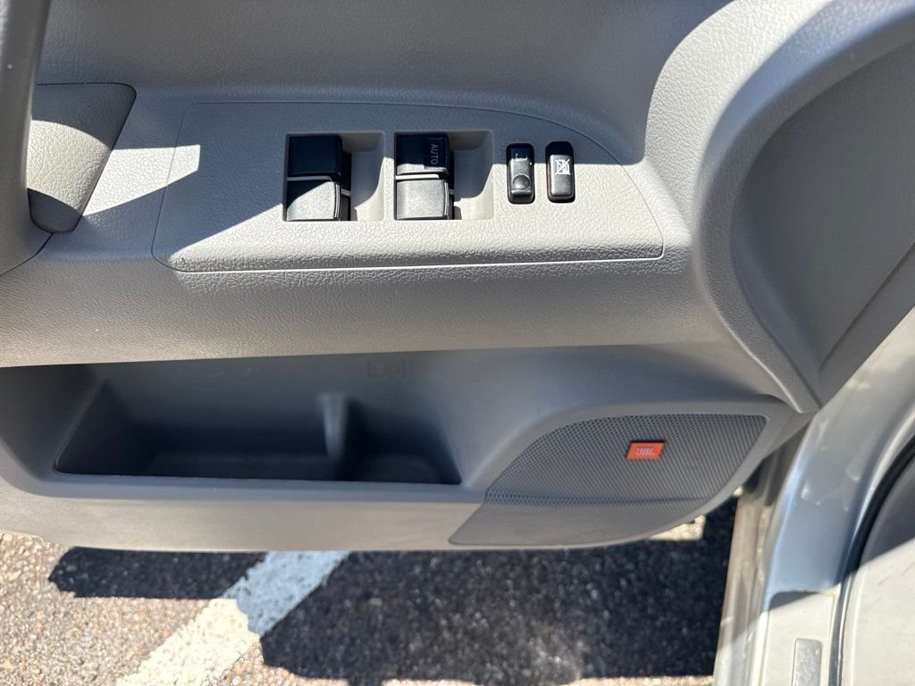 Used 2011 Silver Toyota Limited image 21