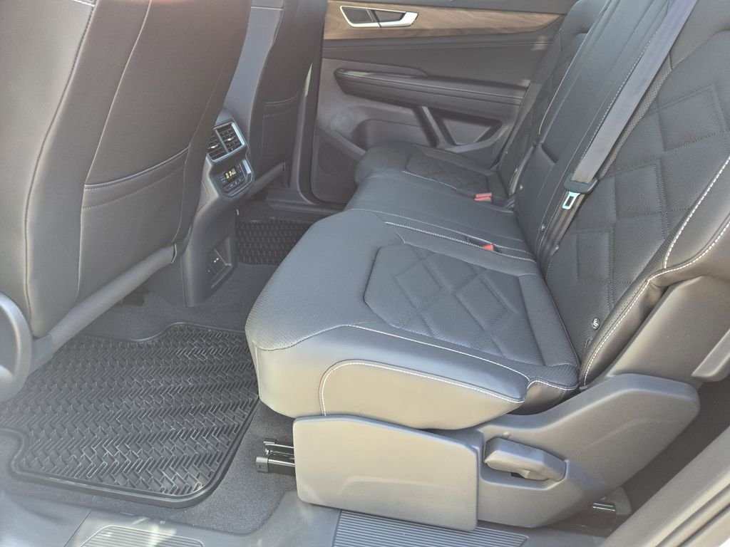 New 2026 White/off-white Volkswagen 2.0T SE w/Technology image 21