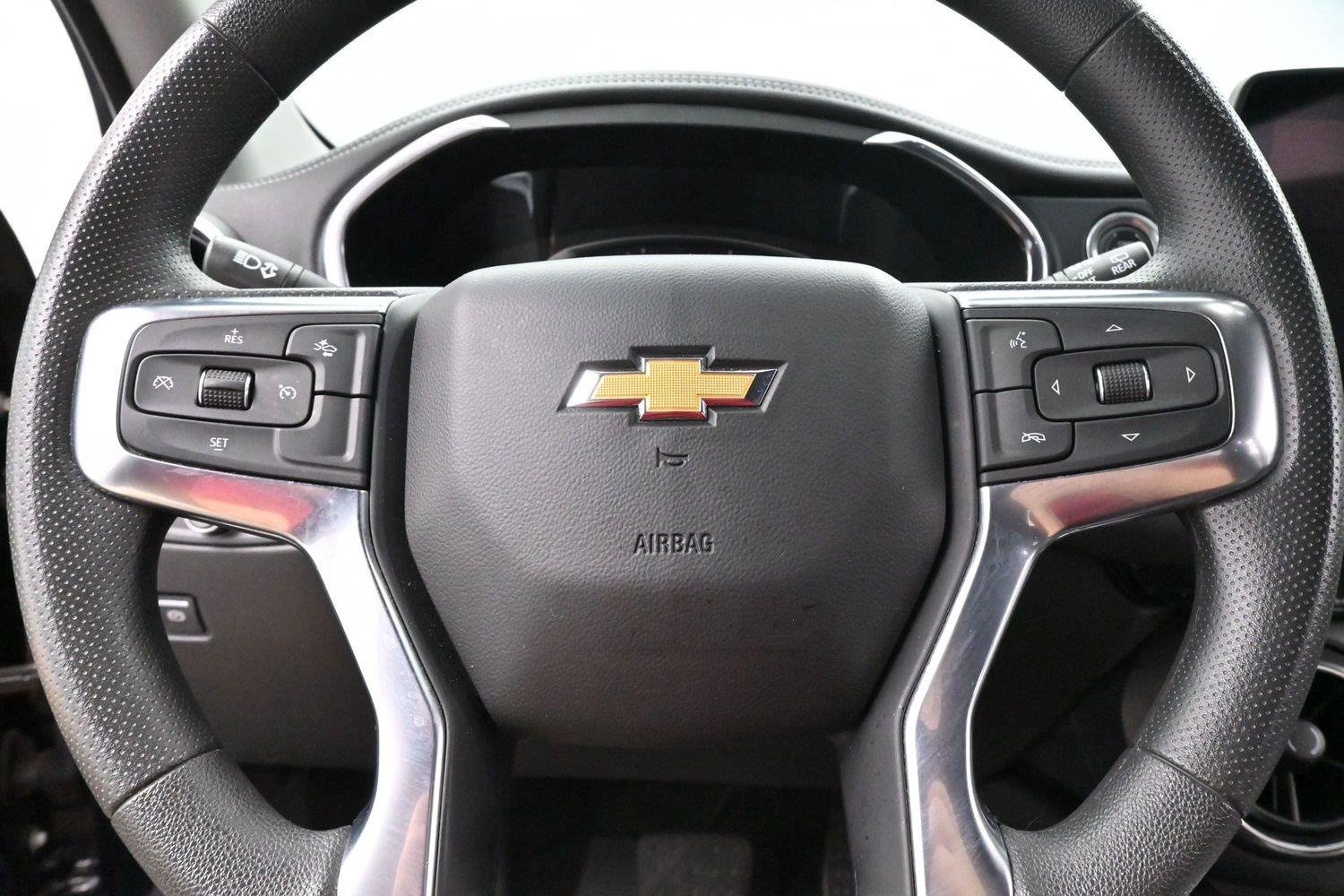Used 2023 BLACK Chevrolet LT image 19
