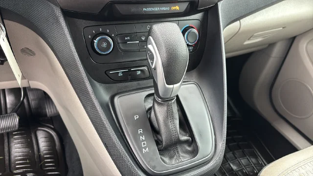 Used 2023 White Ford XLT image 28