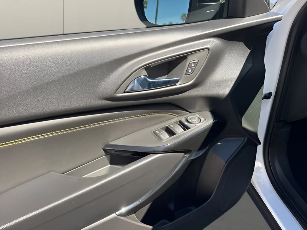 New 2026 Summit White Chevrolet ACTIV image 10