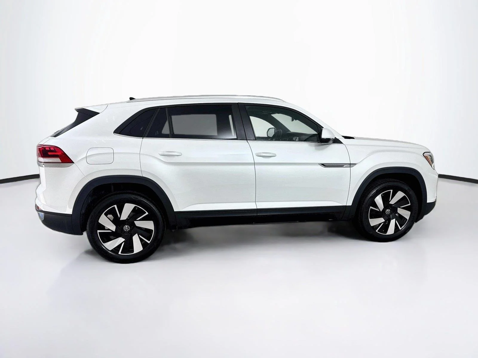 New 2026 Opal White Pearl Volkswagen 2.0T SE w/Technology image 8
