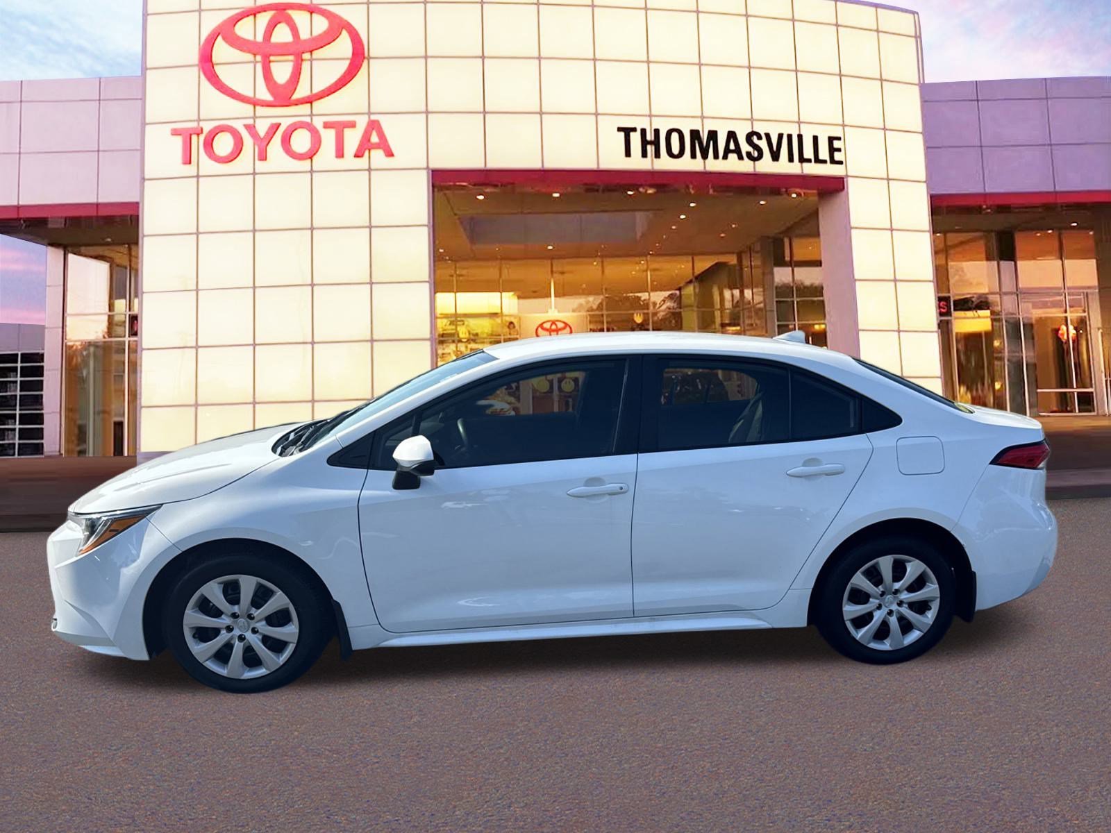 Used 2025  Toyota  image 8