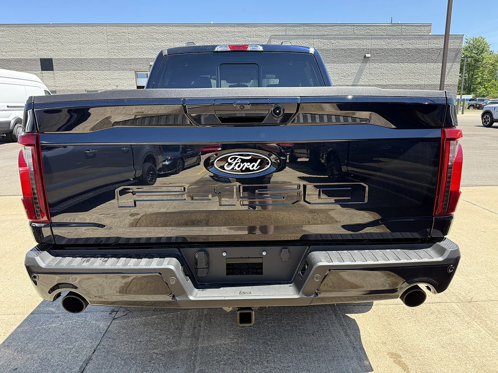 New 2026 Antimatter Blue Metallic Ford XLT image 4