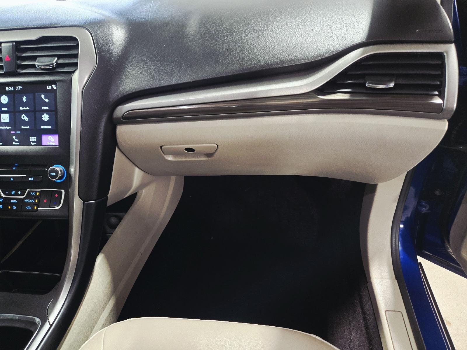 Used 2017 Lightning Blue Ford SE image 47