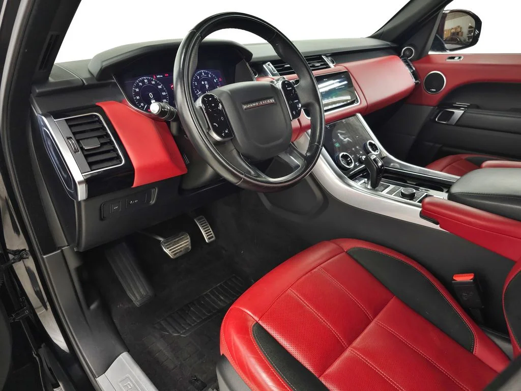 Used 2022 Black Land Rover HSE Dynamic image 15