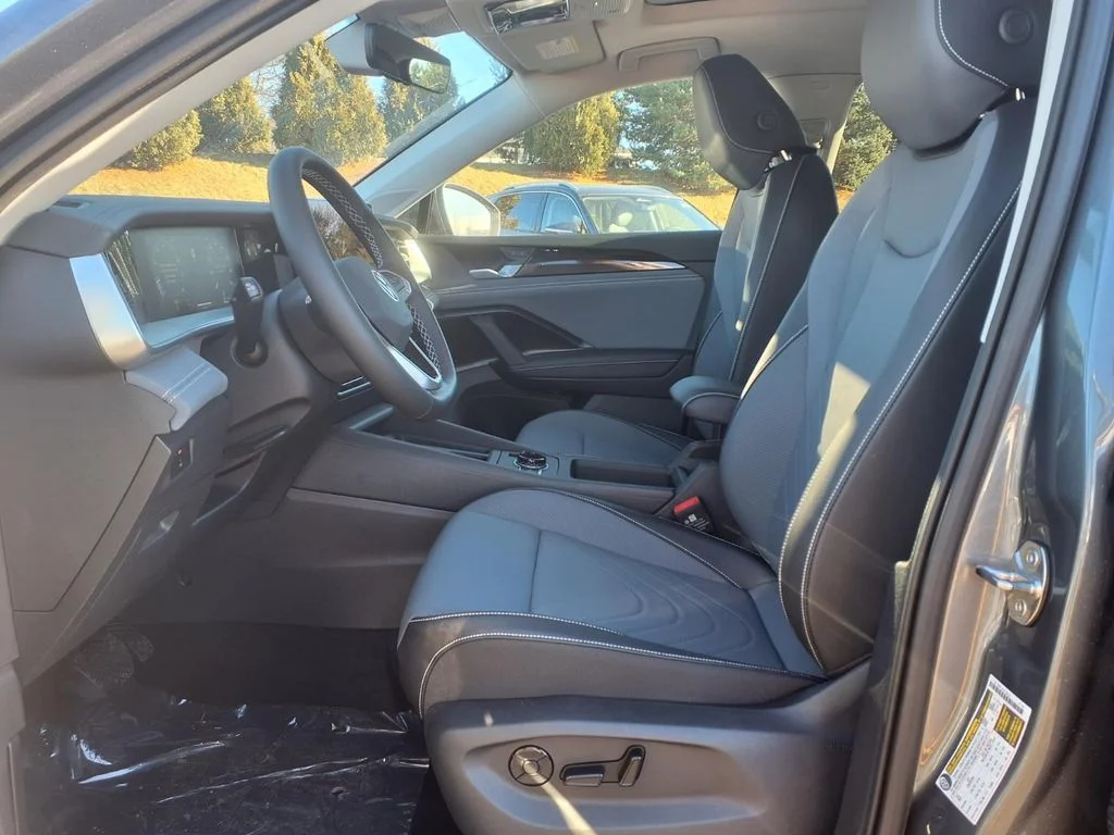 New 2026 platinum gray metallic Volkswagen 2.0T SE image 7