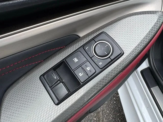 Used 2017 White Lexus 200t image 20