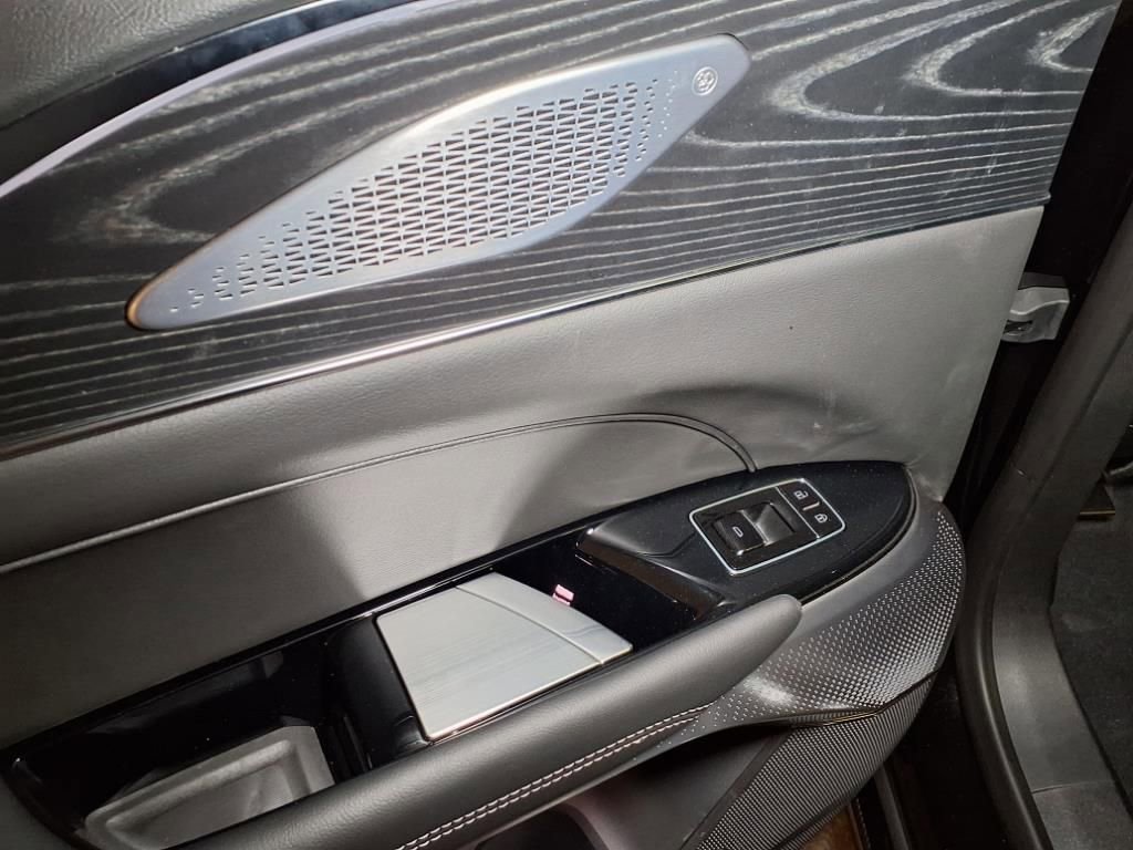 2026 Cadillac LYRIQ V - Photo 12