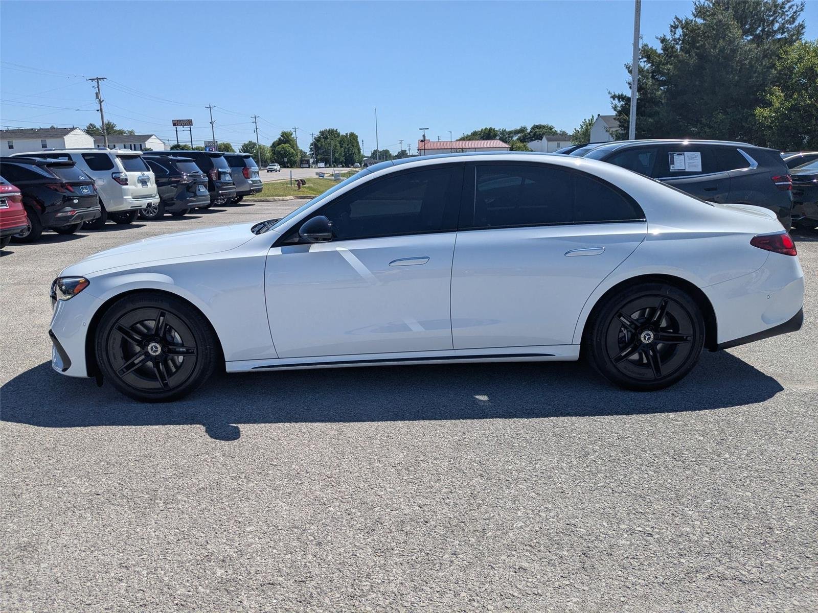 Used 2024 MANUFAKTUR Moonlight White Metallic Mercedes-Benz E 450 image 8