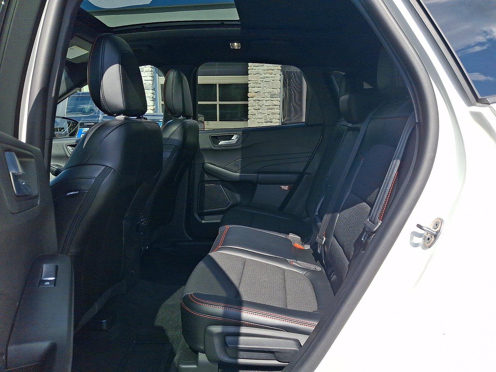 Used 2023 Star White Ford ST-Line image 10