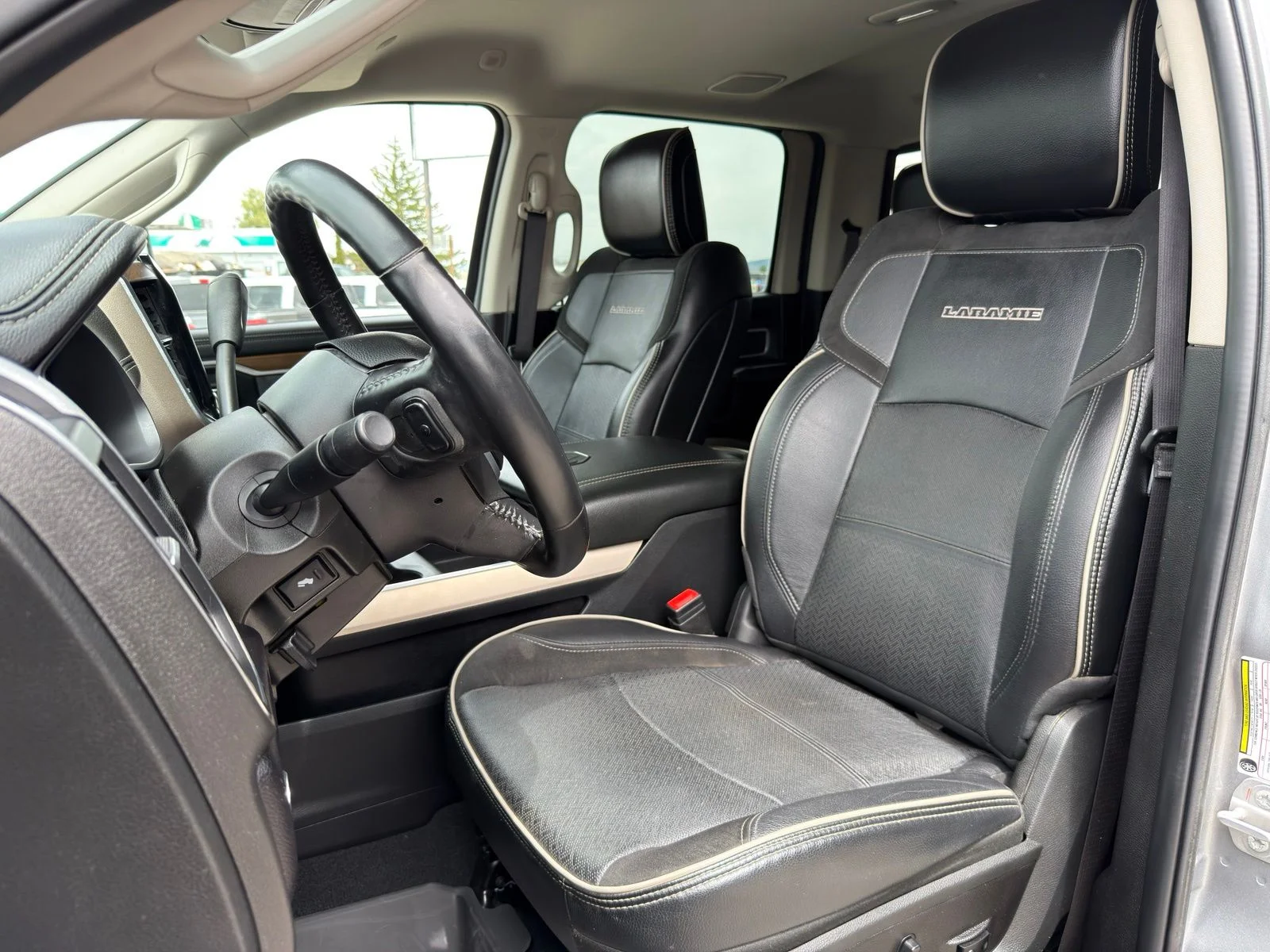 Used 2024 Silver Ram Laramie image 14