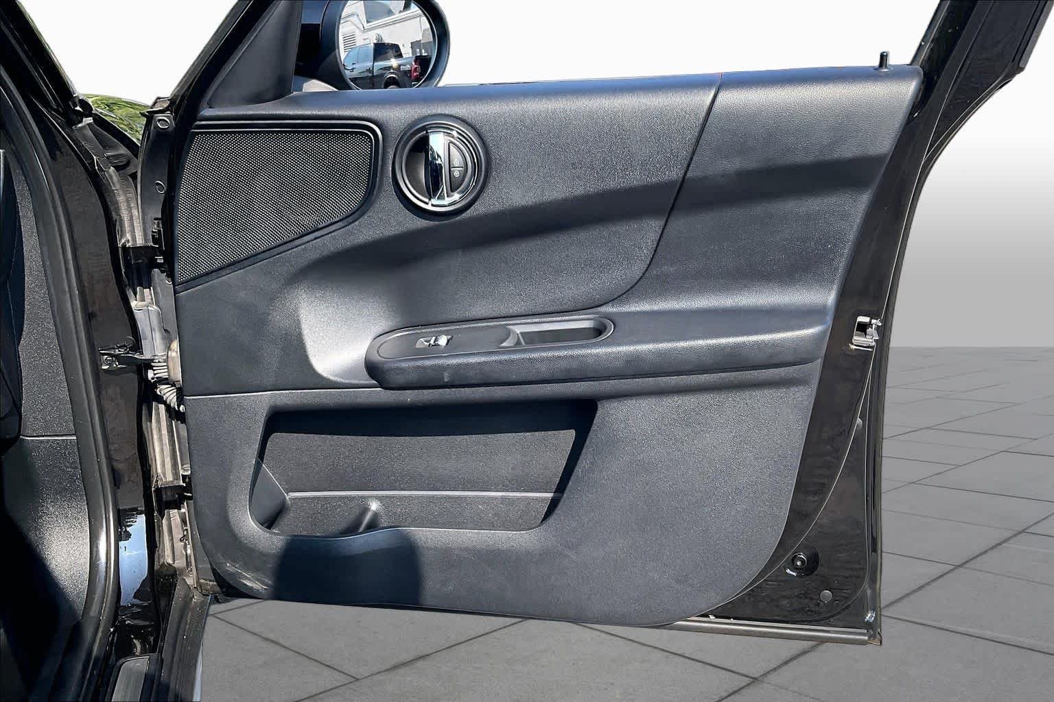 Used 2020 Midnight Black Metallic MINI Cooper image 24