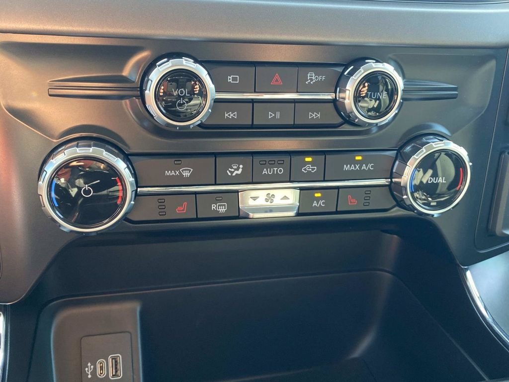 New 2026 Carbonized Gray Metallic Ford XLT image 16