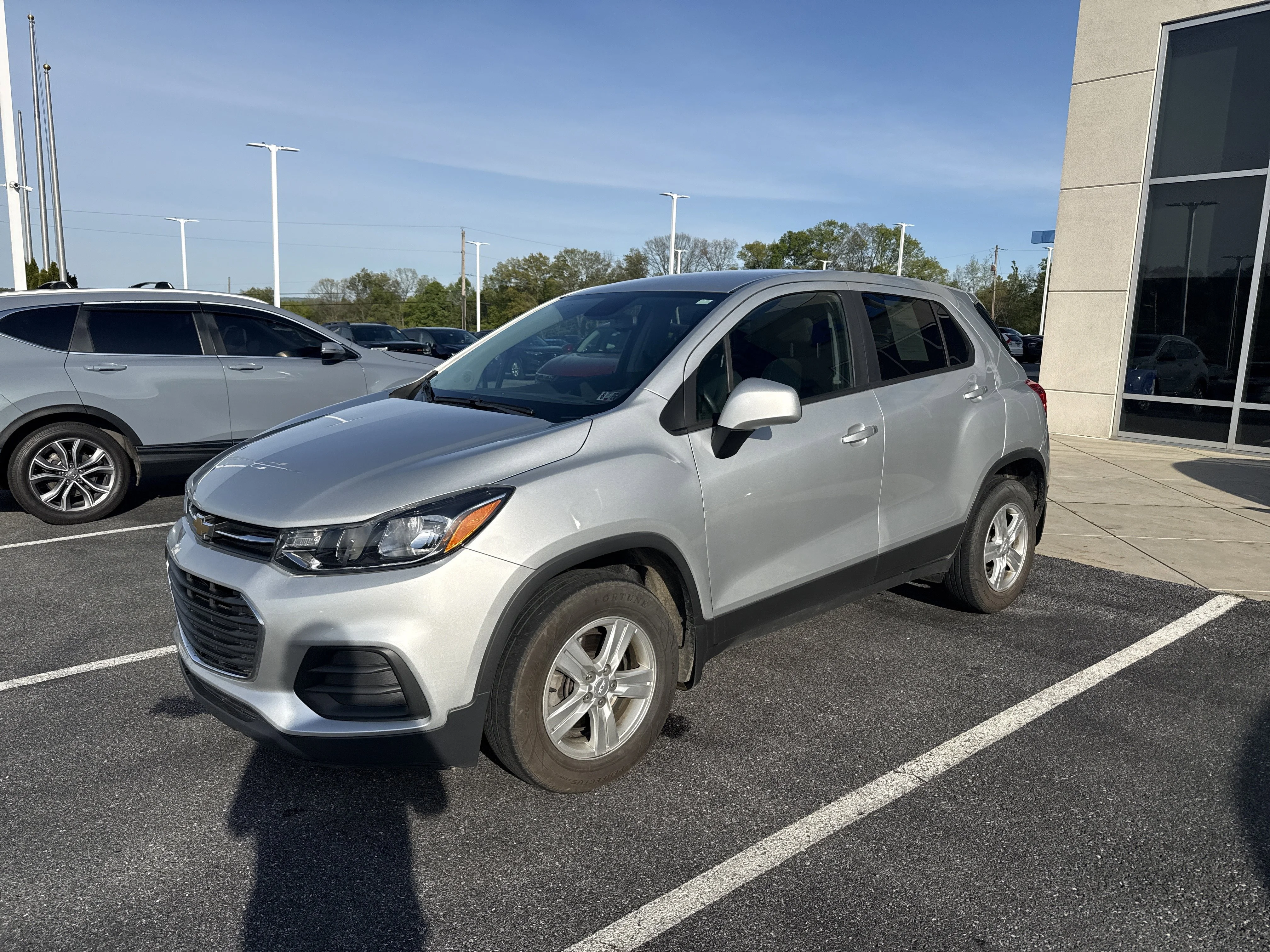 2020 Chevrolet Trax LS AWD's photo