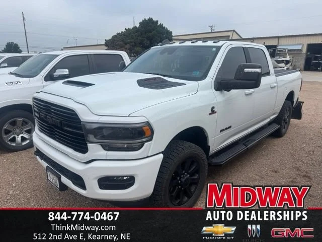 2024 RAM 3500 Laramie 4X4 Crew Cab SWB's photo