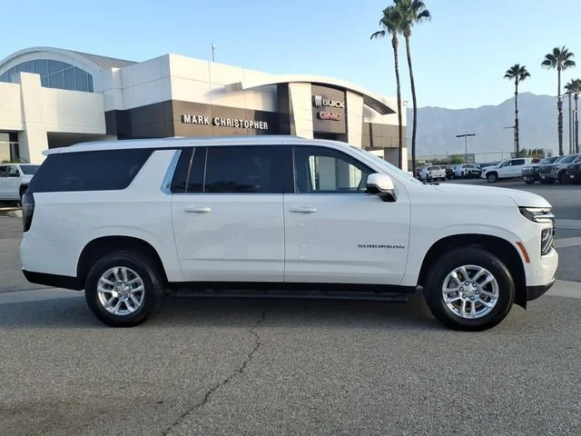 Used 2026 Summit White Chevrolet LT image 3