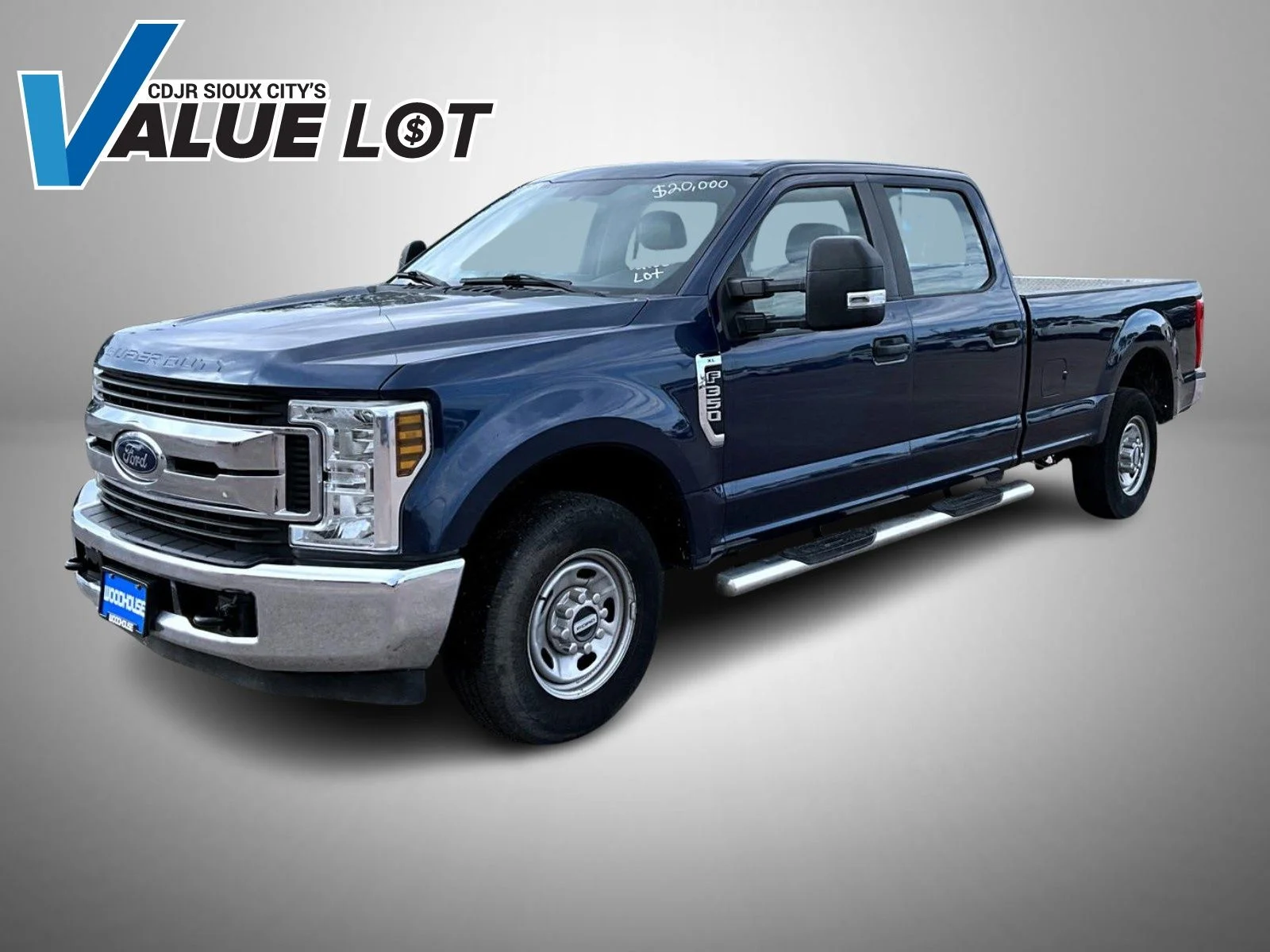 Used 2018 Blue Ford XL image 1