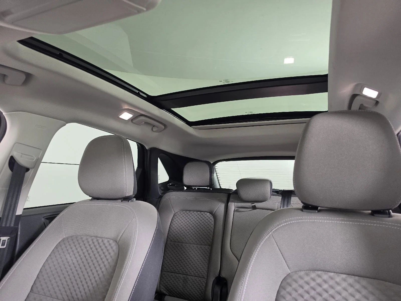 Used 2022 Carbonized Gray Ford SE image 4
