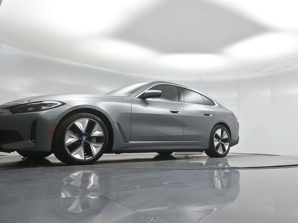 Used 2023 Gray BMW eDrive40 image 46