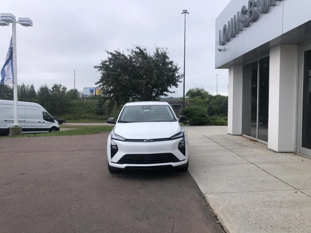 New 2027 White Chevrolet Fwd 4dr Lt image 4