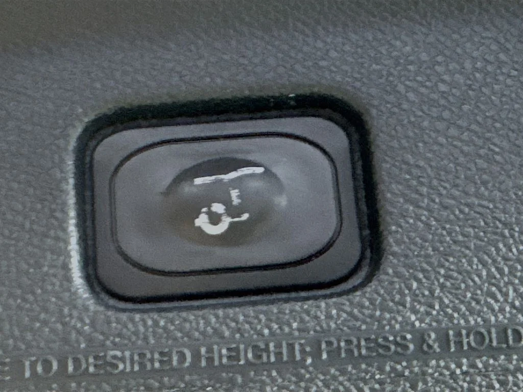 Used 2018 Red Ford XLT image 31