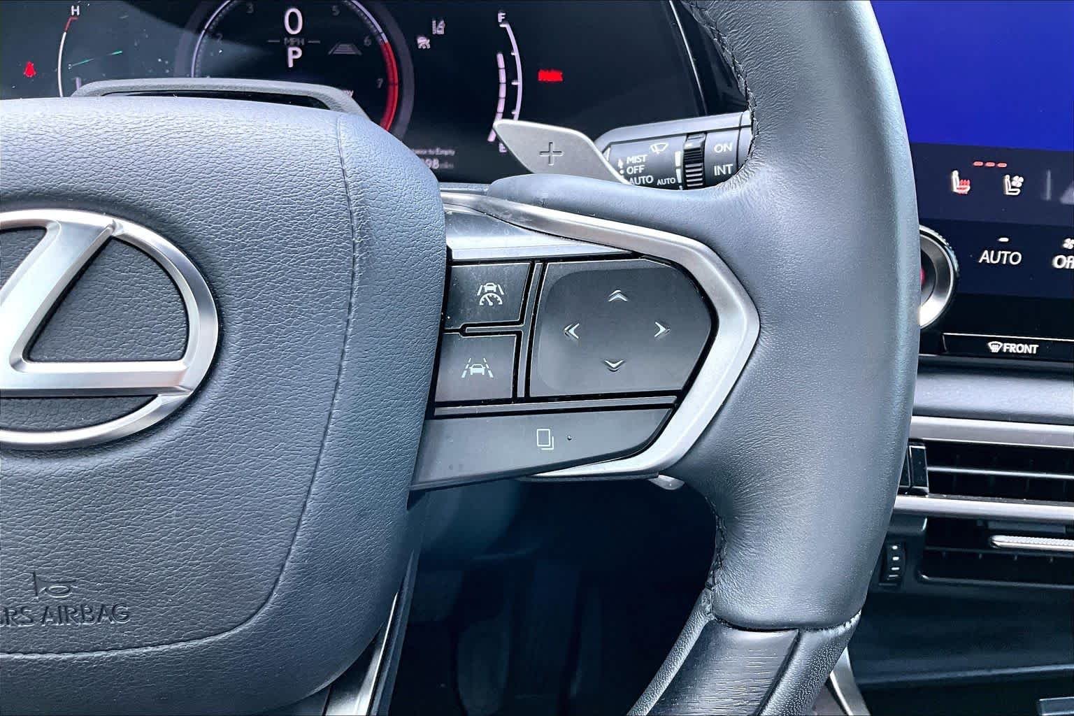 Used 2023 Iridium Lexus Luxury image 23