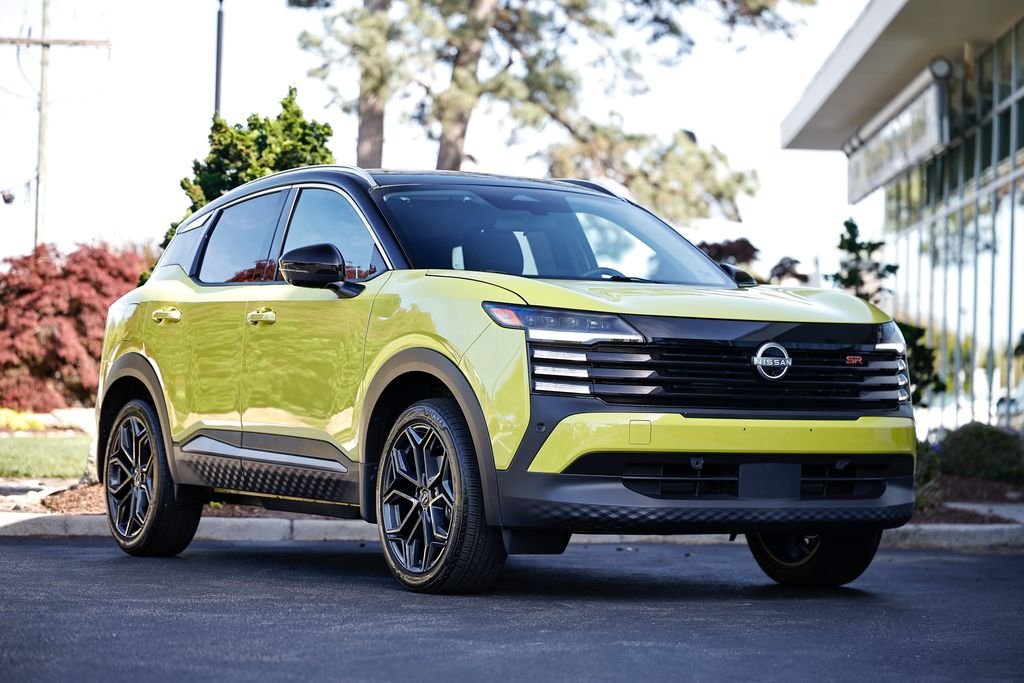 2025 Nissan Kicks SR