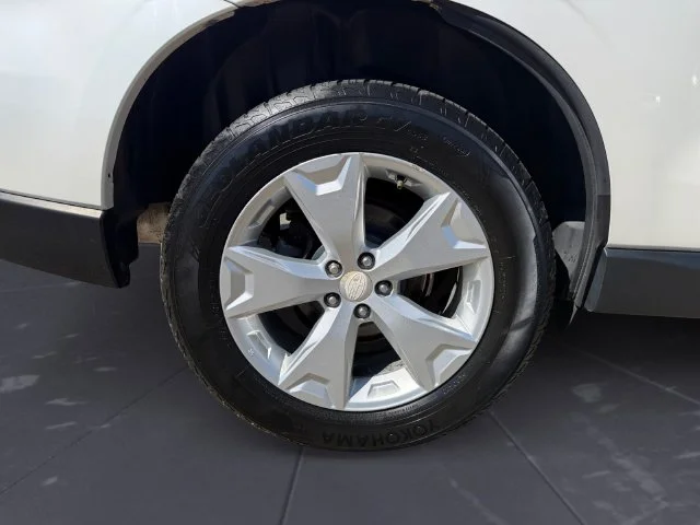 Used 2015 White Subaru 2.5i Premium image 46