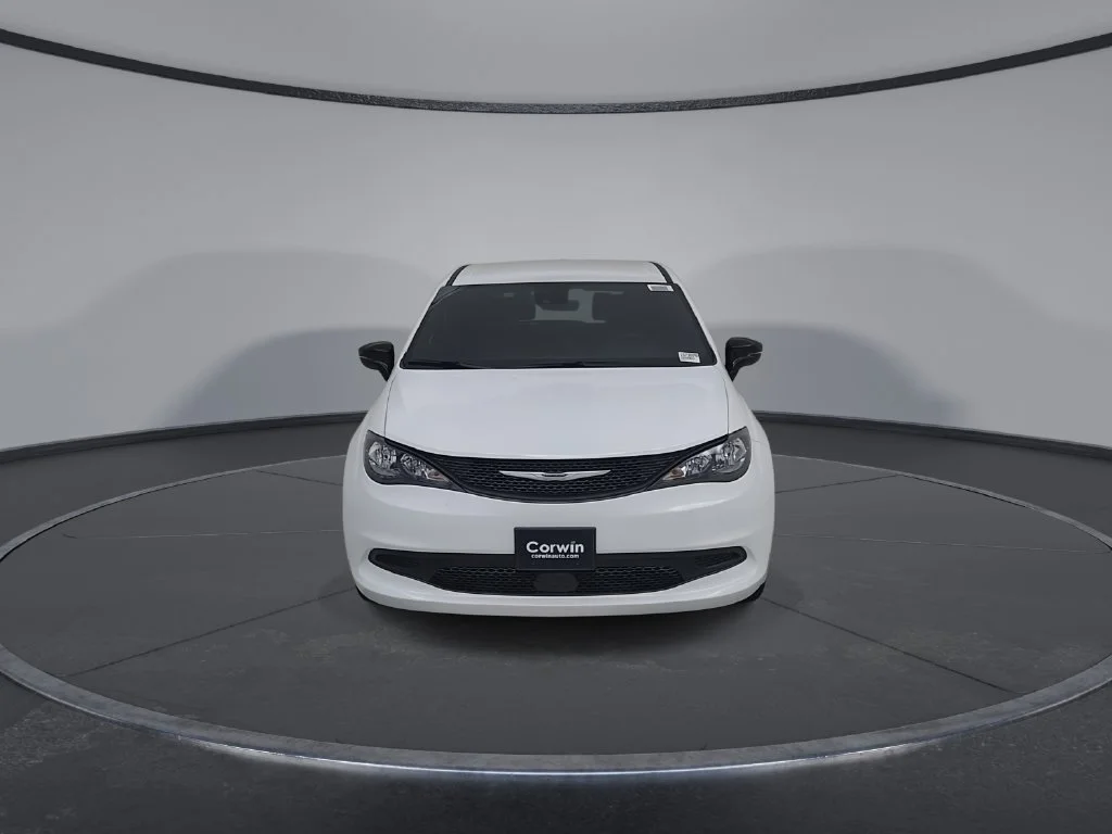 New 2027 Bright White Clear-Coat Paint Chrysler LX image 5