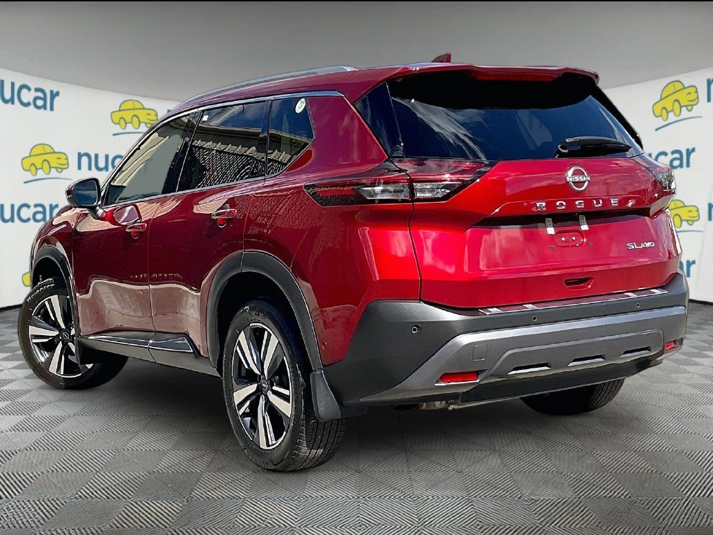 Used 2023 Red Nissan SL image 4