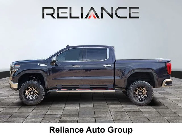 Used 2023 Silver GMC SLT image 4