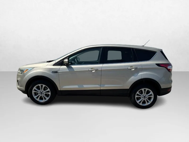 Used 2017 White Gold Metallic Ford SE 4WD image 8